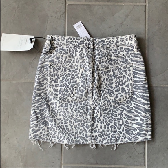 Current Elliott NWT Leopard Denim Miniskirt, size 0/24 - Picture 7 of 11